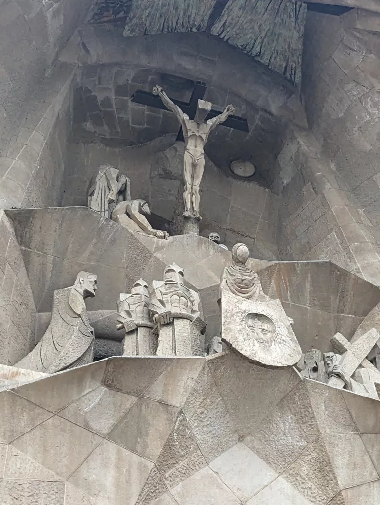 Cubist crucifixion depiction