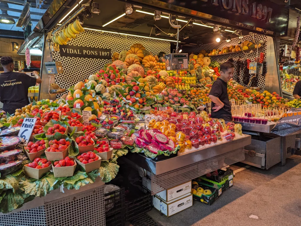 Market selling fruit