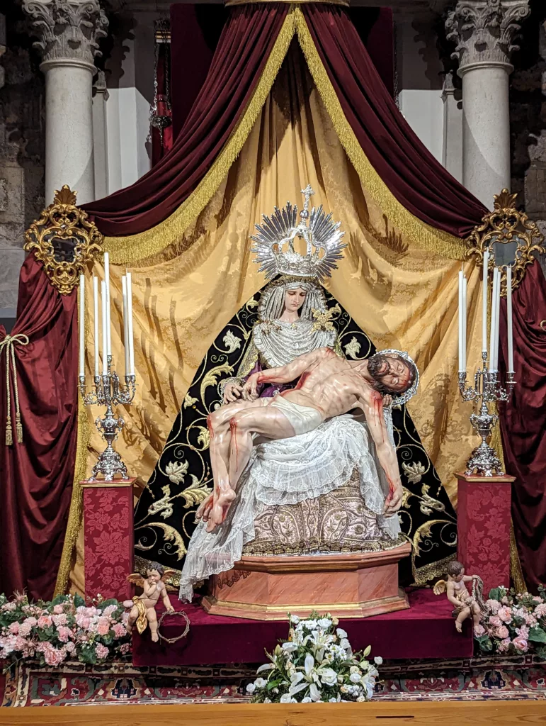 Statue of Jesus and Mary