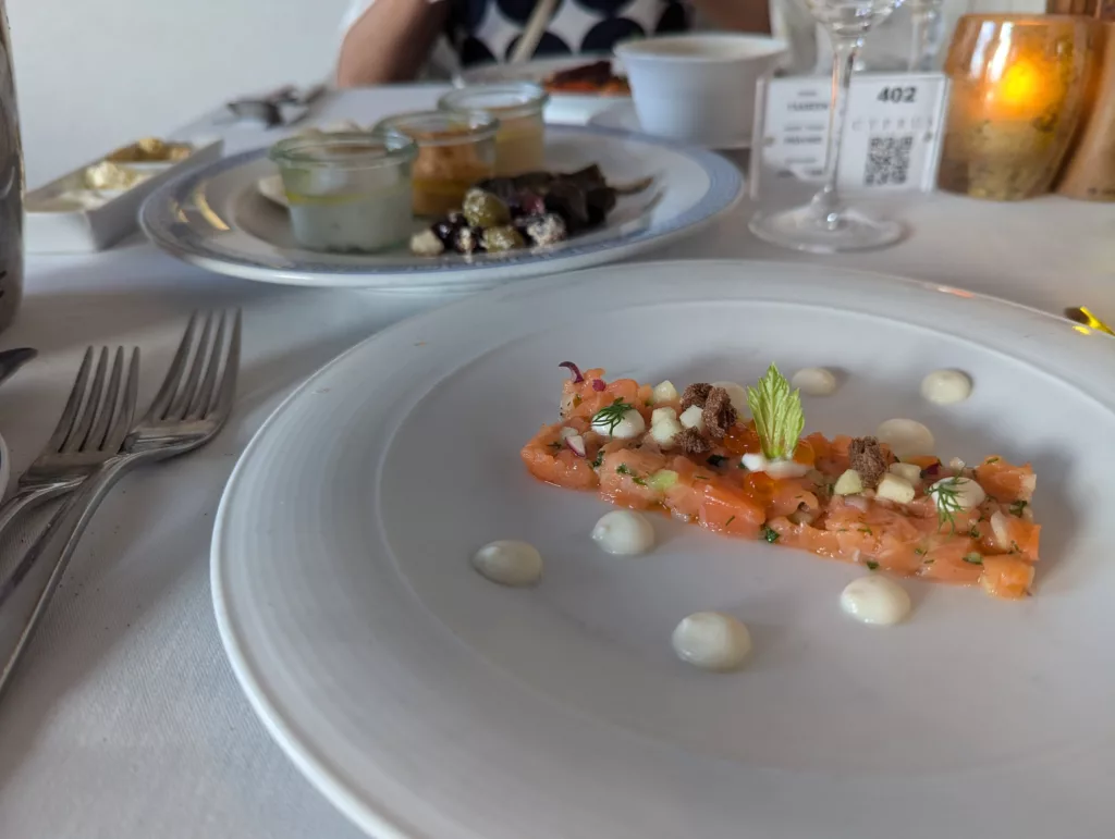 Salmon entre