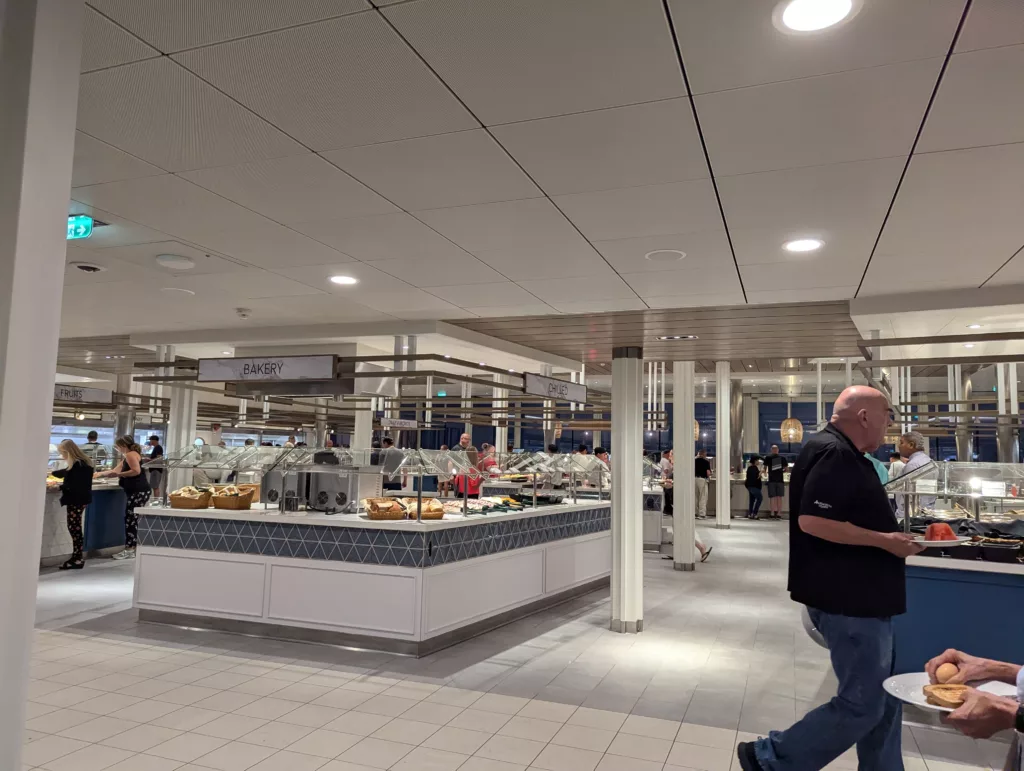 Ship's buffet a midnight