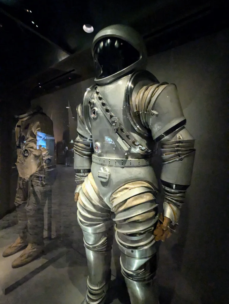 Hard shell lunar surface suit