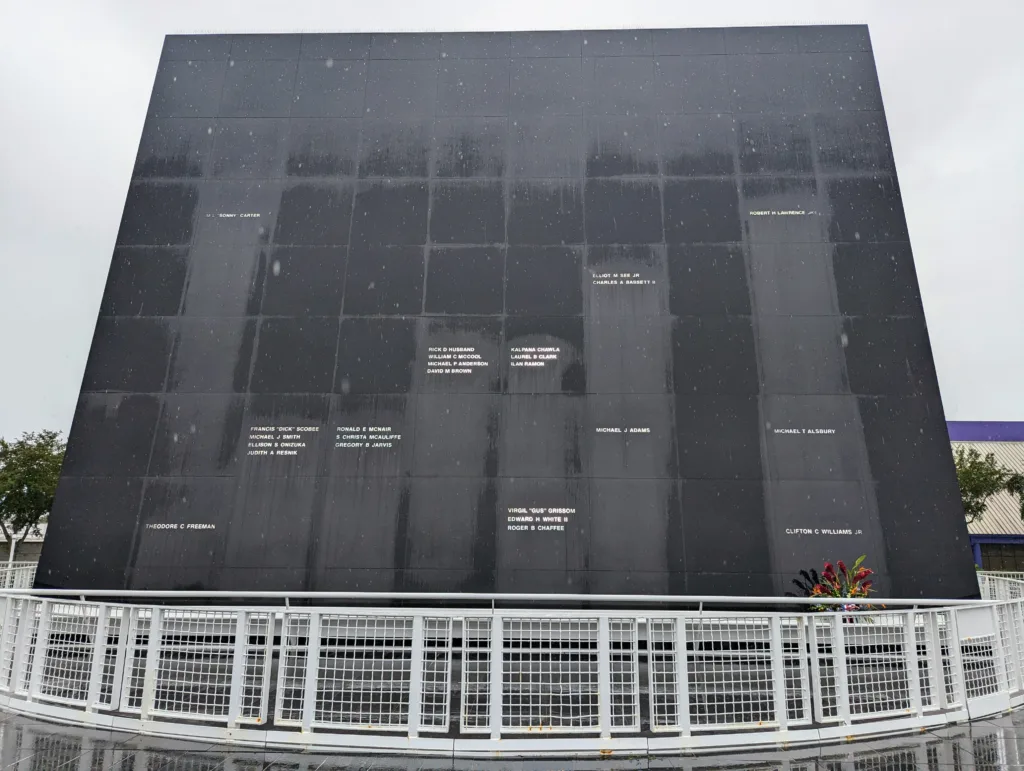Space mirror memorial