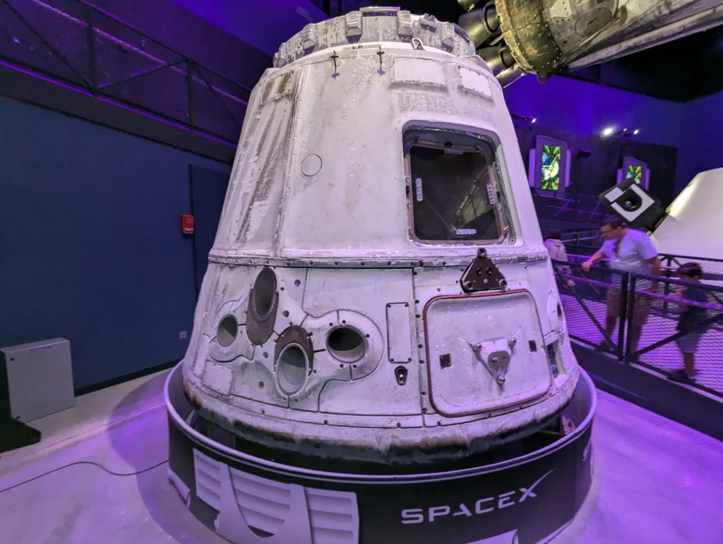 Dragon capsule